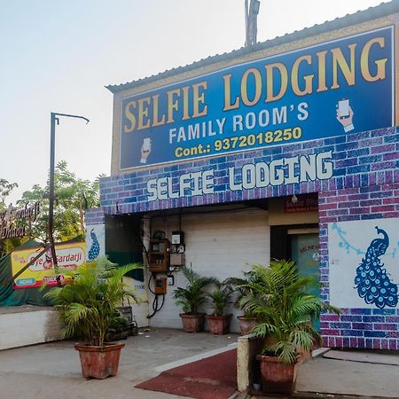 OYO 37530 Selfie Dhaba Sasupāda Exterior foto
